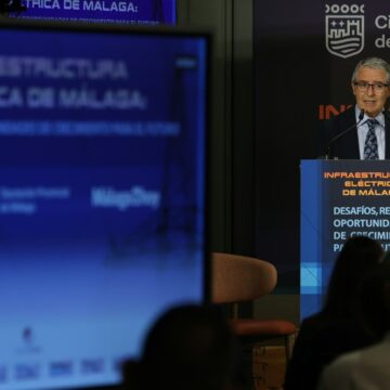 Salado denuncia que el colapso energético es el "cuello de botella silencioso" para inversiones en Málaga Salado denuncia que el colapso energético es el «cuello de botella silencioso» para inversiones en Málaga